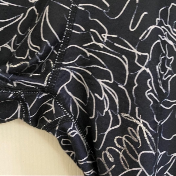 Fabletics Salar Silver Blue Floral Print Leggings - Picture 4 of 8